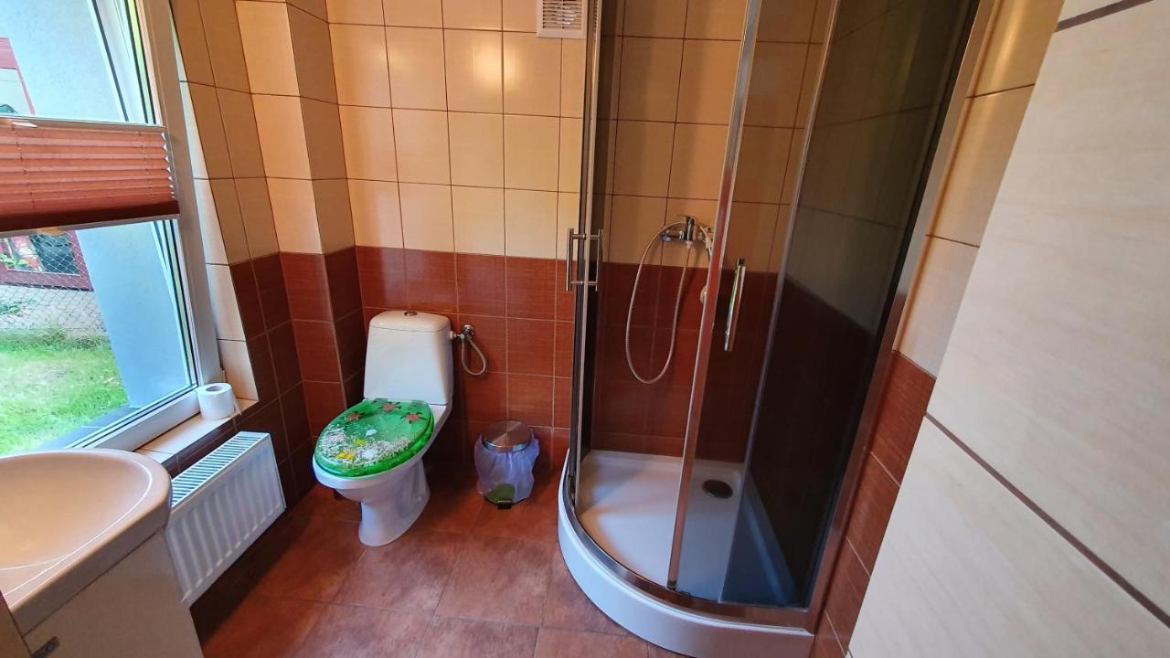 "U Izy" Pokoje Goscinne I Przyczepy Campingowe Mielno  Kültér fotó