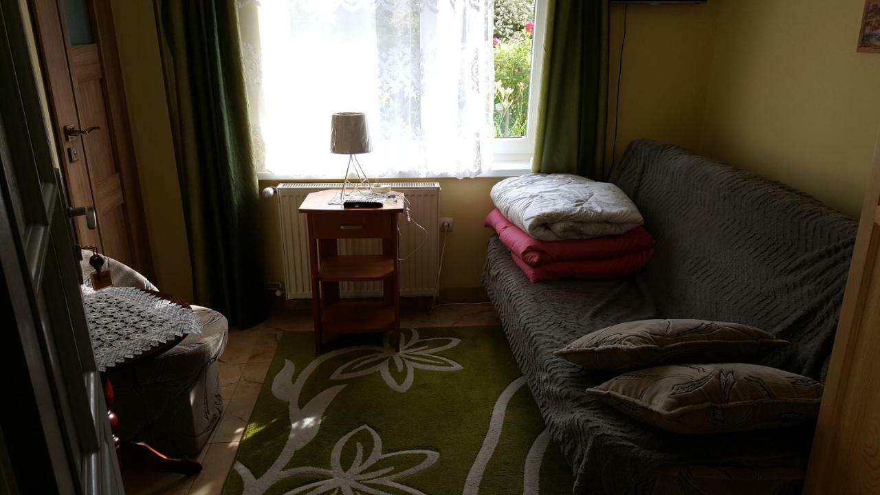 "U Izy" Pokoje Goscinne I Przyczepy Campingowe Mielno  Kültér fotó